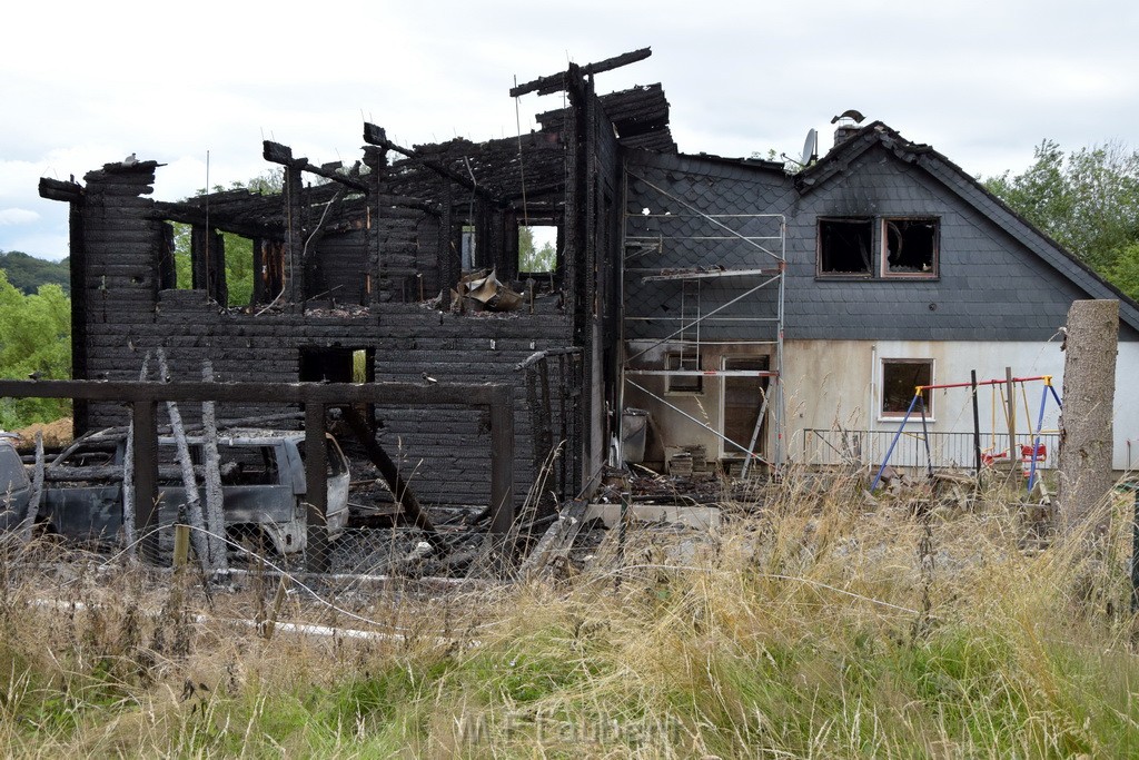 Schwerer Brand in Einfamilien Haus Roesrath Rambruecken P034.JPG - Miklos Laubert